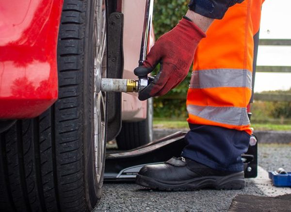 پنچرگیری ماشین در محل 24 ساعته لاستیک کرج ماهدشت